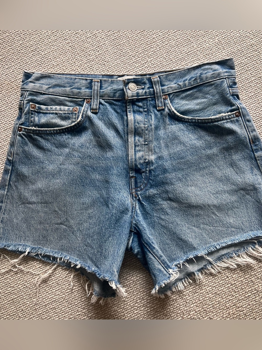 Title
AGOLDE Parker Long Denim Shorts Fairway Size 27